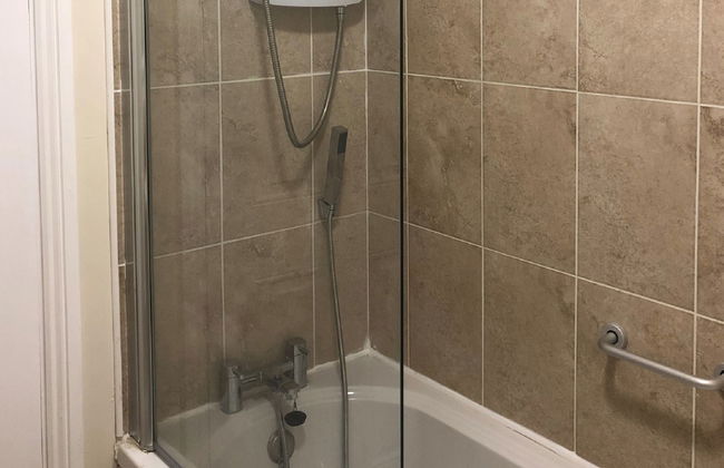 3 bedroom House in Nenagh with garden - Photo 13