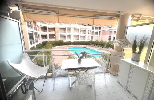 T1 idéal 4 pers piscine & garage sécurisé et calme - Photo 1