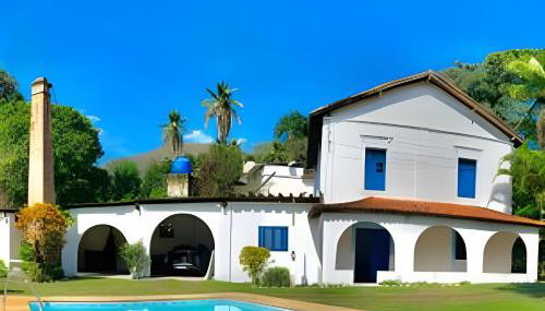 Casarão Miguel Pereira - Refúgio na Natureza com Lareira Externa, Piscina, Fondue e Amplo Jardim - 12 Min do Parque Terra dos Dinos - Foto 2