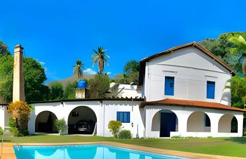 Casarão Miguel Pereira - Refúgio na Natureza com Lareira Externa, Piscina, Fondue e Amplo Jardim - 12 Min do Parque Terra dos Dinos - Foto 2