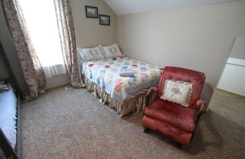 Five Bedroom Colonial Style Home - Foto 9