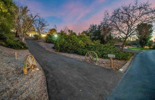 Modern Family Farmhouse with Pool, Jacuzzi, Putting Green, Treehouse, Bocce and more - Foto 57