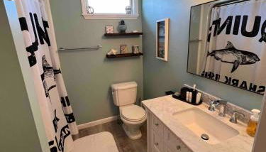 Waterfront retreat minutes from the beach - Foto 3