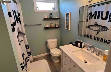 Waterfront retreat minutes from the beach - Foto 3