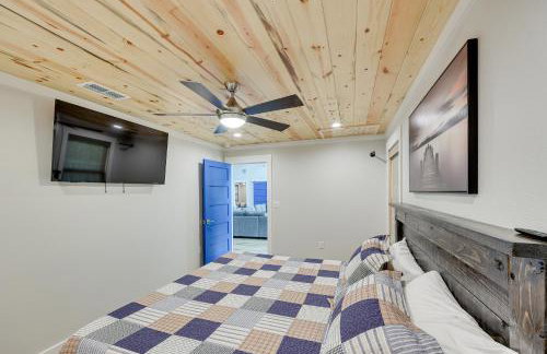 Riverfront Caddo Shack Home with Views and Fire Pit - Foto 20