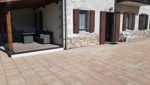 CAMPO BASE CADORE con parcheggio auto e garage moto - Foto 3