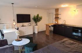 Exklusives und zentrales Wohnen direkt am Marktplatz - Foto 2