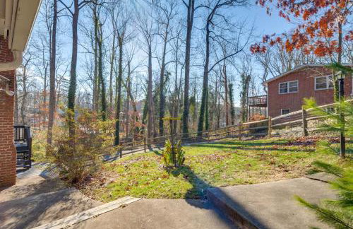 Hike, Sip and Explore! Blue Ridge Mtn Cabin with Porch - Foto 27