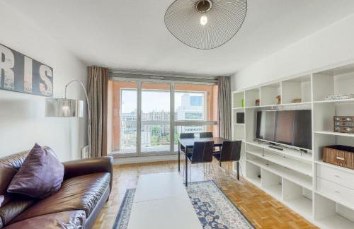 4 min walk to Metro, 60m², renovated, La Défense - Photo 26