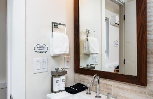 Lux Townhome With Parking and Rooftop Putting Green - Foto 18