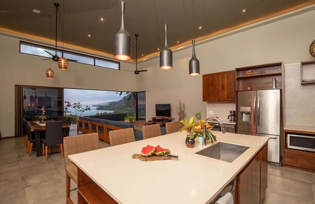 Luxe 4 Bdrm Villa w Epic Oceanview Infinity Pool - Foto 34