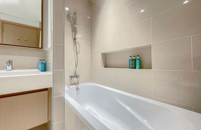 Lavish Living Along the Dubai Creek - Photo 15