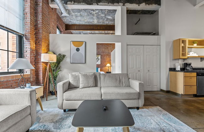 Historic Loft Retreat With Pool - Foto 79