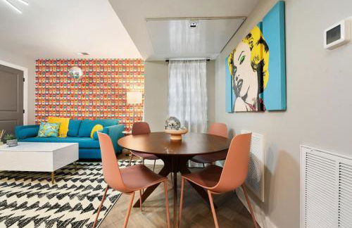 HostWise Stays - King Bed - Free Street Parking - Walkable Location - Foto 9