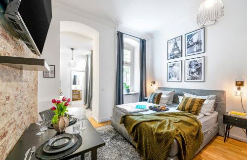 The Koburger II - Stylish studio with extra high bed for kids, 45m2 space, Ideal for families with kids or couples - Photo 1