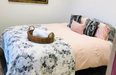 Hertford farm Woodland cabin pet friendly firepit bbq - Foto 3