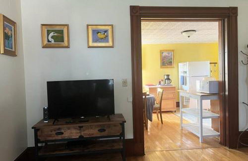 Falls Farmstead 1865 Ellis House Cozy and Comfy Apt #1 - Foto 25