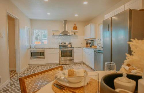 Casa Urbana-Close to Downtown-Hot Tub-Pet Friendly-No Pet Fees! - Foto 7