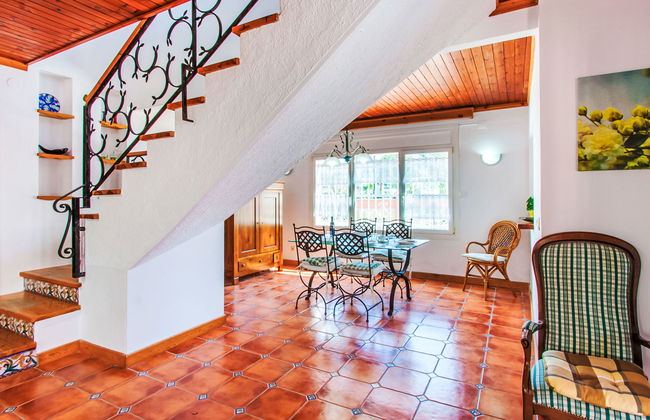 5 bedroom House in Castelló d'Empúries with private pool and garden - Photo 10