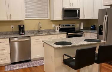 Modern 3-bedroom, big fence yard, Pets stay free - Foto 22