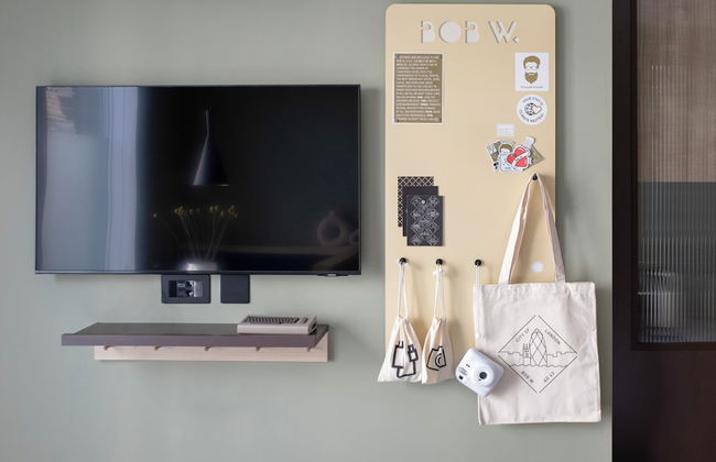 Bob W Tower Hill Studios - Photo 8