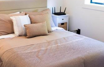 Entire house New Reno w AC Pet friendly gated back - Foto 28