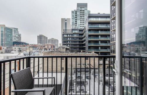 River North 1br w gym sky terrace yoga studio CHI-1033 - Foto 25