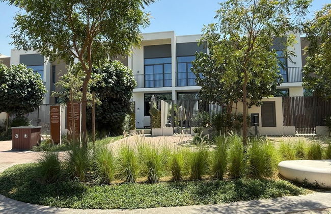 Elegant Stay in Ranches Villa - Photo 1