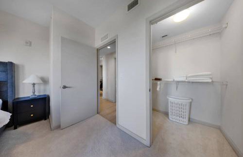 Prestige Living in DTWN 3 Min From Las Olas - Photo 34