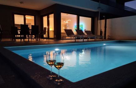 Luxury Beach Apartment Adria with Private Pool and Sea View - Photo 42