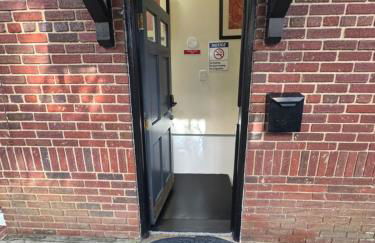 COMFY Basement Home 2 Bdrm1Den 3Queen Beds - Foto 7