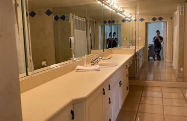 Flagler Beach Ocean Front Villa w/ Lg. In ground Pool-5-6Br/4Bth& attached apt - Photo 54