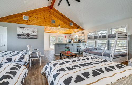 Expansive Bertram Retreat w/ Pool, on 28 Acres! - Photo 18