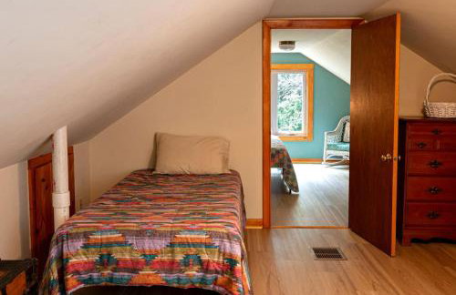 Belgrade Lake house with Dock - Photo 6