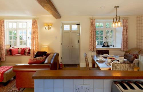 Jasmine Cottage - 2 Bedroom in Heart of Bourton! - Photo 60