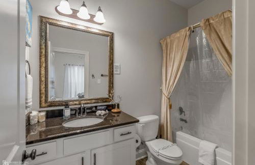 Modern Regional Art Gallery Home - Spacious & New! Tv in each room - Foto 22