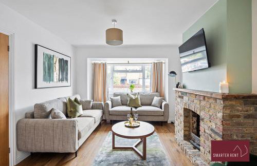 Woking -Garden Driveway Parking 4Bed - Photo 4