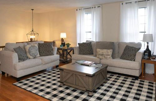 Sleeps 12, Wooded Lot, Near Ark, Great for Family - Foto 11