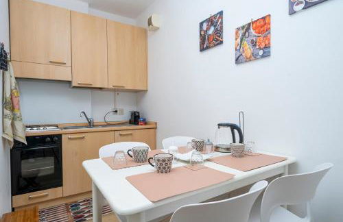 GuestHost - Zia Dina APT - with Balcony - Foto 2