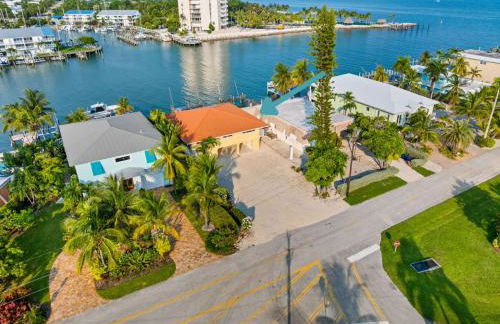 Sunset Harbor Waterfront Villa with Dock Cabana Club - Foto 43