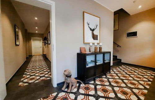 Forestry Chic Flat With Lake And Forest View - Photo 11