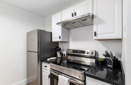 Modern & Stylish Condo Near UF, Shands & VA - Foto 18