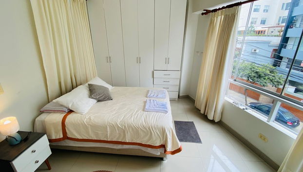 Refined 3BR Duplex with Ocean Charm - Foto 4, Quarto