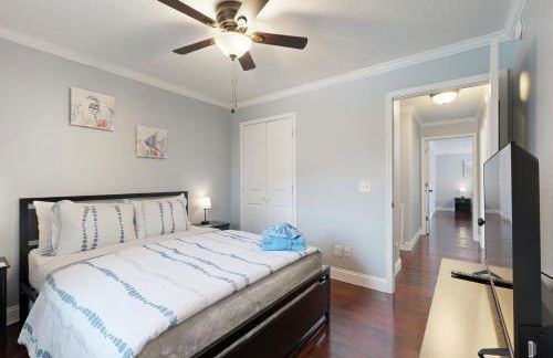 Bring Your Pup! Goose Creek Home with Private Pool - Foto 11