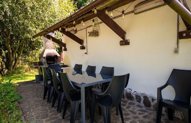 Spacious Villa With Tennis - Photo 27