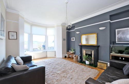 Flat in Cults perfect for Royal Deeside visits - Photo 1