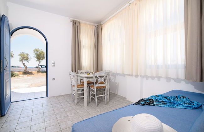 Villa George Santorini - Photo 1