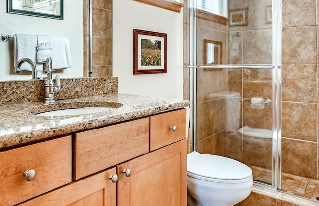 Streamside Lane Condos by CRMR - Foto 38