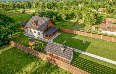 Lovely Home In Gospic With Wifi - Photo 1