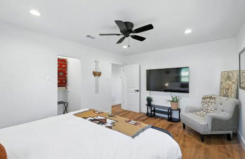 Newly Remodeled 3 Bedroom Bespoke Home Near Fort Worth - Photo 12